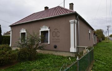 Eladó családi ház