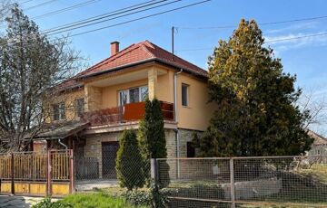Eladó családi ház