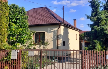 Eladó családi ház