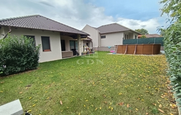 Eladó családi ház