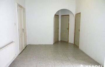 Eladó iroda/üzlethelyiség