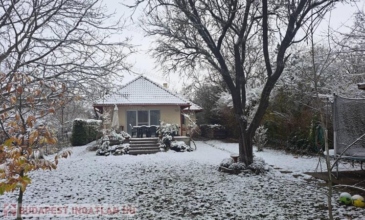 Tip-top, ideális méretű újszerű ház eladó!                                 