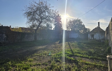 Eladó telek/földterület