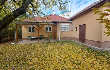 Eladó családi ház