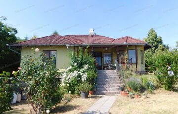 Eladó családi ház