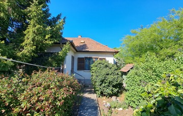 Eladó családi ház