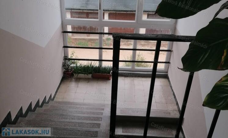 Kisvárosi miliőben, belvárosi élet stílus!                                 