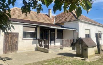 Eladó családi ház