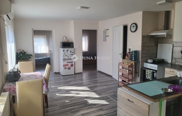 Eladó családi ház