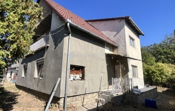 Eladó családi ház