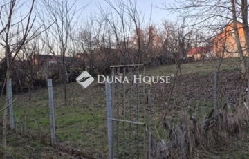 Eladó telek/földterület