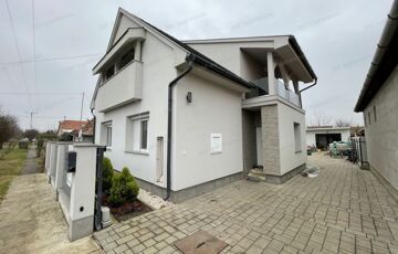 Eladó családi ház