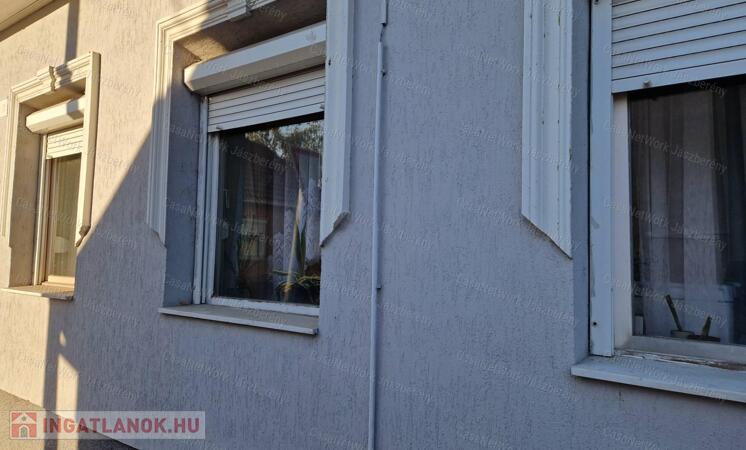 Jászberényben, 63 nm-es, 2 szobás családi ház eladó