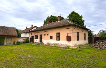 Eladó családi ház