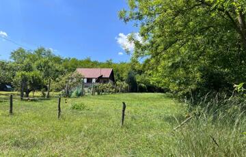 Eladó telek/földterület