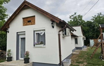 Eladó családi ház