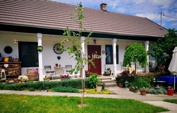 Eladó családi ház