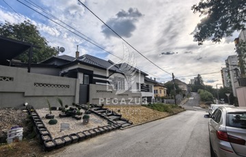 Eladó családi ház