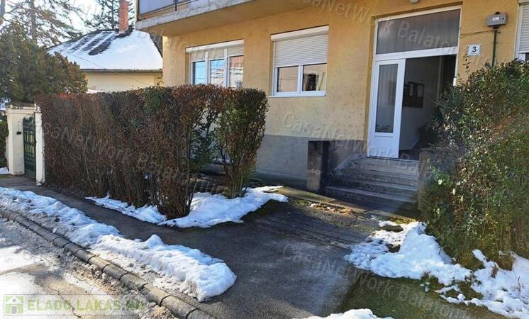 Központban, földszinten-eladó LAKÁS BALATONFÜREDEN                                 