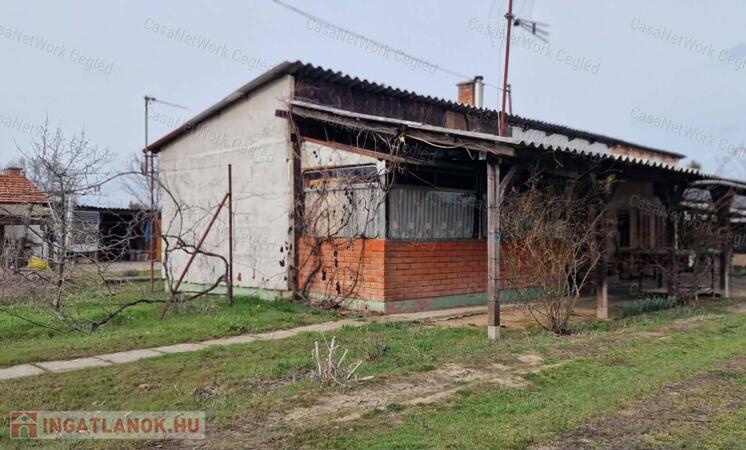 Eladó zártkerti ingatlan Cegléden – Öregszőlőben!