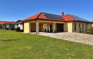 Eladó családi ház