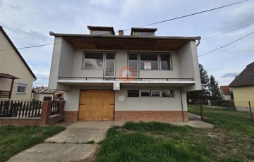 Eladó családi ház