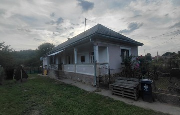 Eladó családi ház