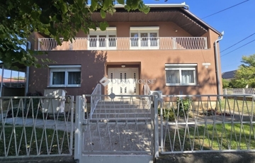 Eladó családi ház