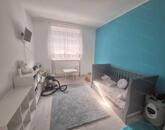 Erkélyes, első emeleti felújított lakás Oroszlányon eladó