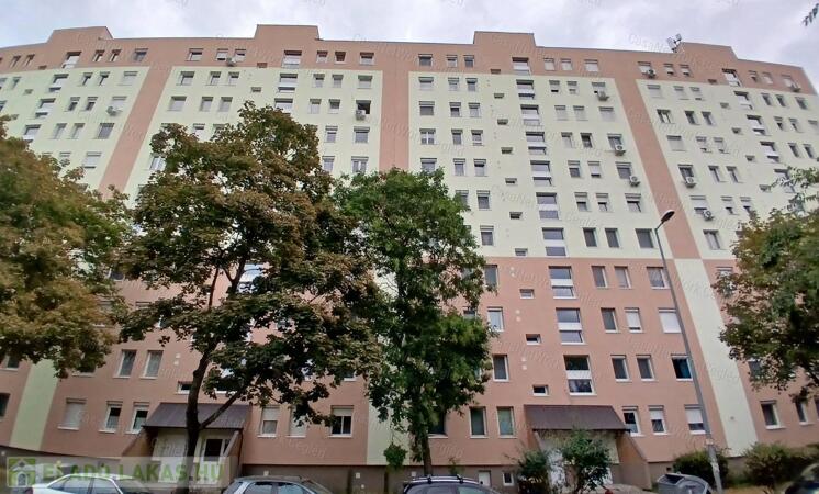 Eladó BP XIX- Ker Kazinczy utcában 59 m2 Panel Lakás.                                 