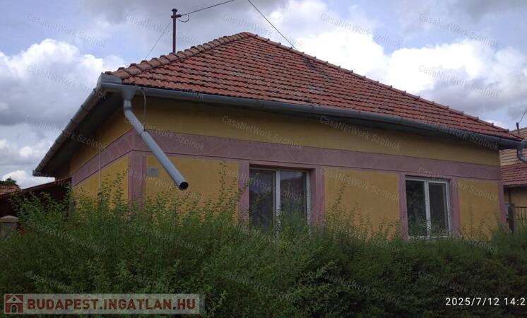 Rákóczifalván eladó felújítandó családi ház!                                 