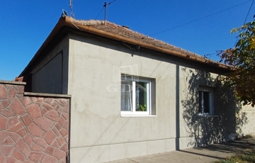 Eladó családi ház