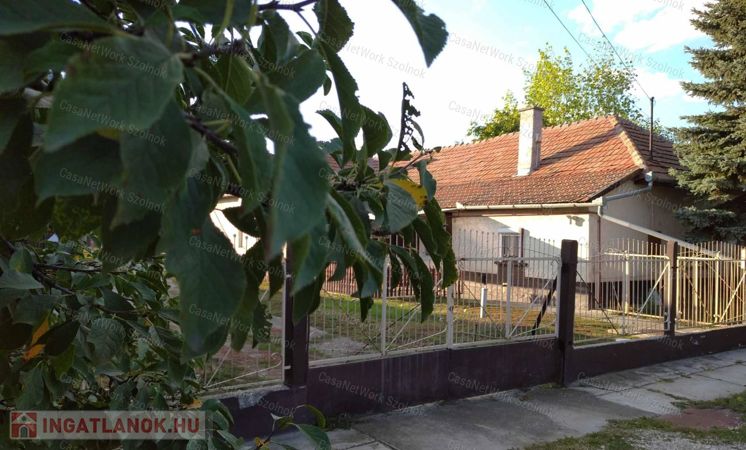 Cibakházán eladó kertes családi ház!
