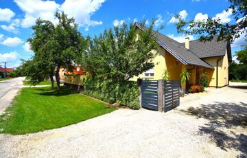 Eladó családi ház