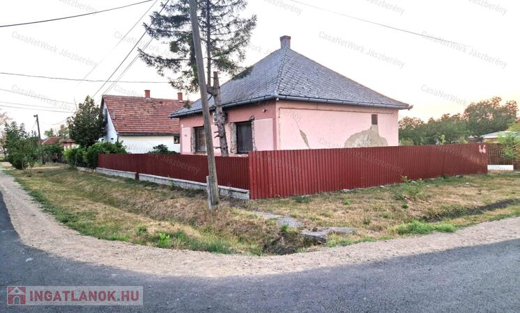 Tarnaörsön, 1079 nm-es telken, 69 nm-es, 2 szobás családi ház eladó!