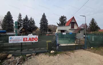 Eladó telek/földterület