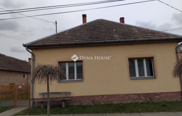 Eladó családi ház
