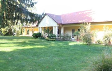 Eladó családi ház