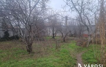 Eladó telek/földterület