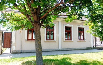 Eladó családi ház