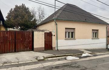 Eladó családi ház