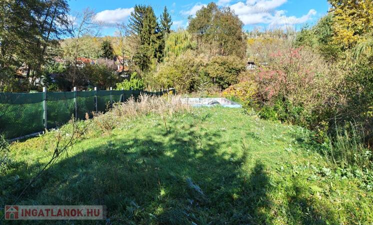 Zöldövezeti, Patakpart kapcsolatos Mesés Telek