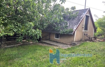 Eladó telek/földterület