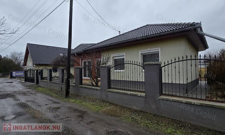 Eladó családi ház Abonyban!