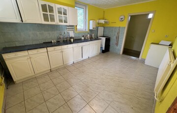 Eladó családi ház