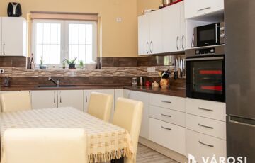 Eladó családi ház