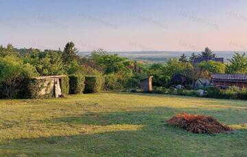 Eladó telek/földterület