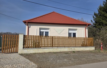 Eladó családi ház