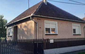 Eladó családi ház