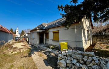 Eladó családi ház